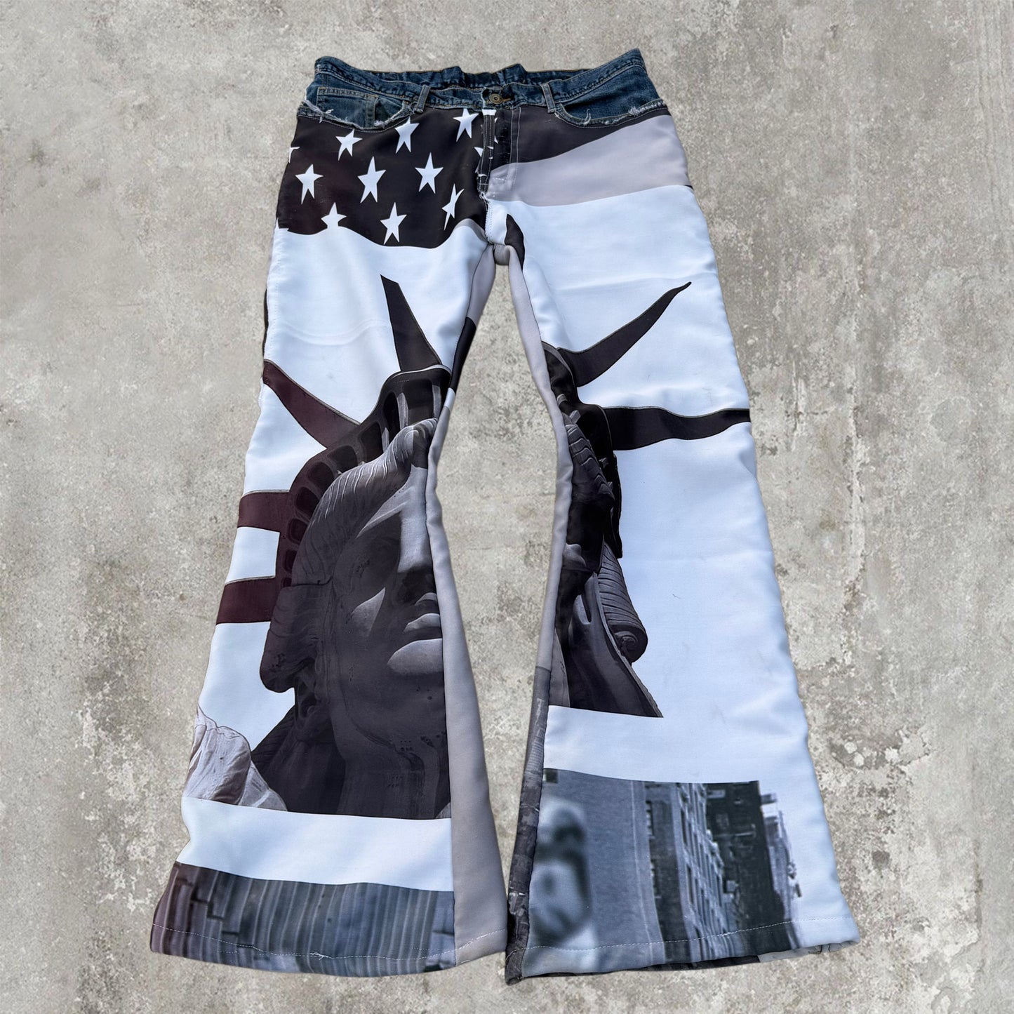 Statue of Liberty Graphic Flare Jeans